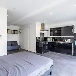 Les Pins Avec Terrasse Apartamento *