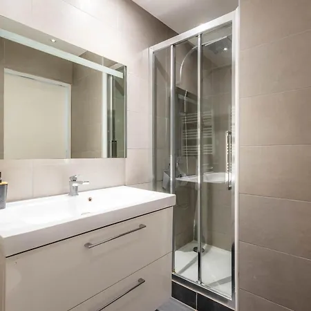 Les Pins Avec Terrasse *